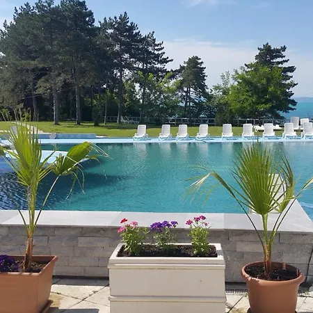 Blue Bay Palace Complex 公寓式酒店 2*